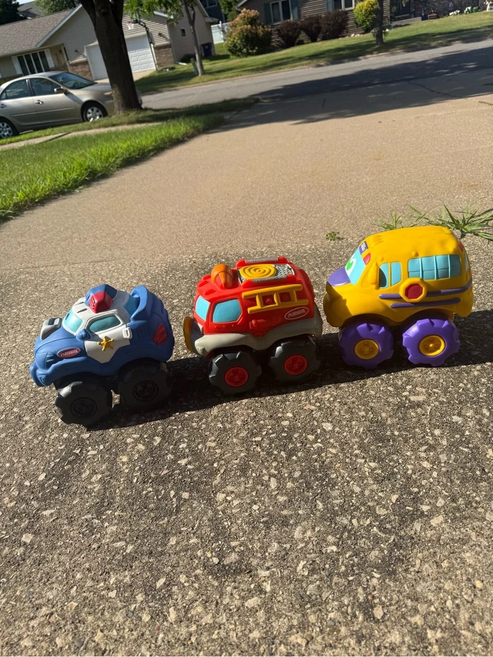 Vintage 2002 Tonka Playskool Cushy Cruisin' Police Car, bus & fire truck